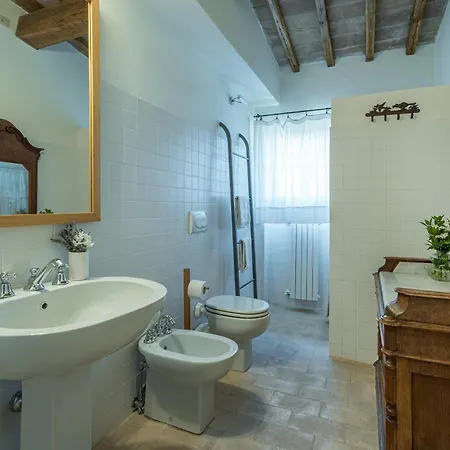 Il Poggio Alle Trese 10, Emma *