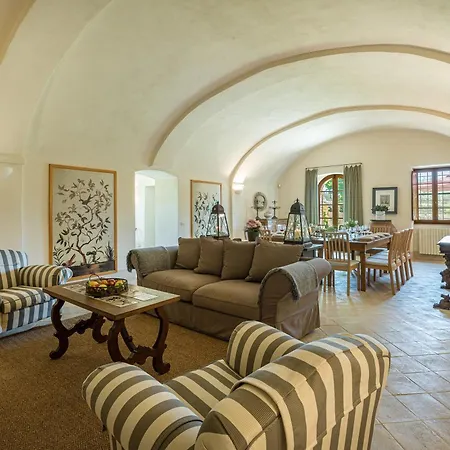 Villa Il Poggio Alle Trese 14, Emma *